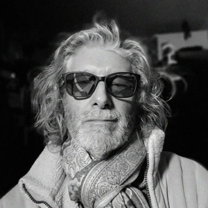 Giles Runeckles headshot